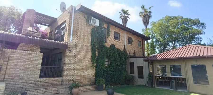 4 Bedroom Property for Sale in Langenhovenpark Free State